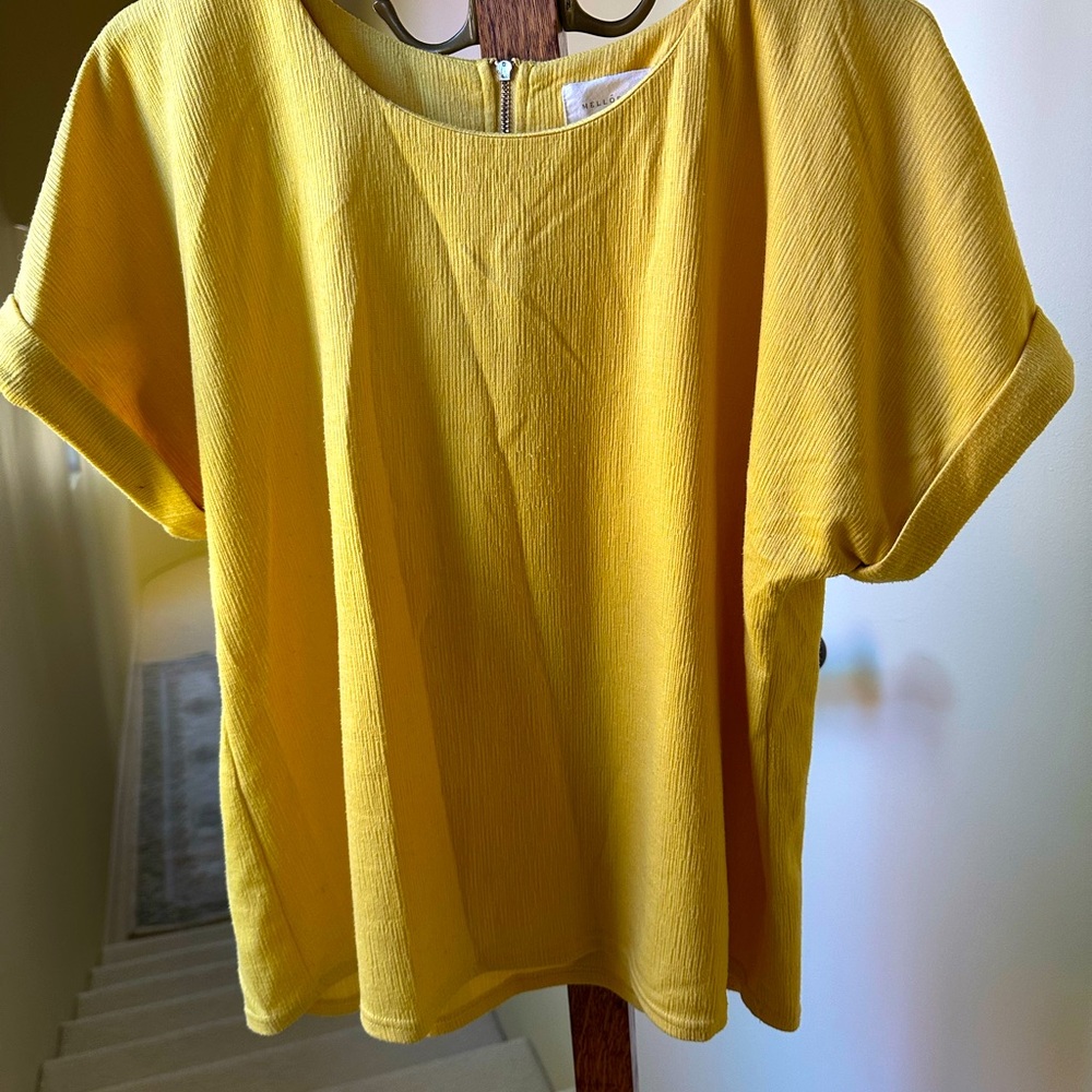 Yellow flowy top size L
